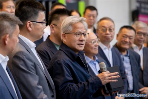 黄仁勋谈年青东谈主休闲：你不会被AI取代 但会被一种东谈主替代